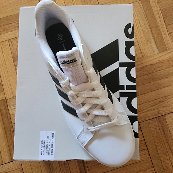 Brand new with box Adidas Grand Court sneaker - Picture 3 of 3